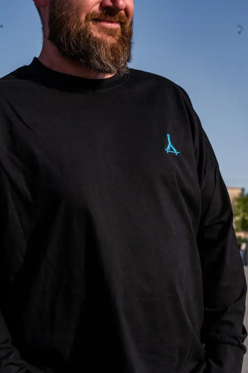 longsleeve-oversize-przypau-c.i.e.w.k.a-czarna-3.jpg
