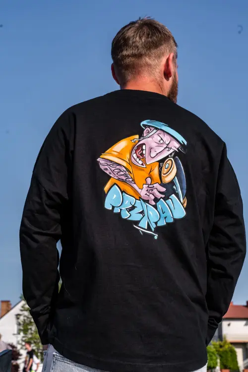 longsleeve-oversize-przypau-c.i.e.w.k.a-czarna-4.jpg
