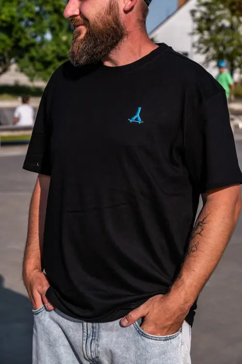 Koszulka-T-shirt-oversize-przypau-c.i.e.w.k.a-czarna-5.jpg