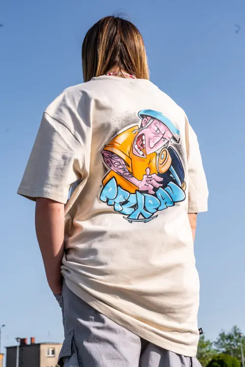 Koszulka-T-shirt-oversize-przypau-c.i.e.w.k.a-piaskowa6.jpg