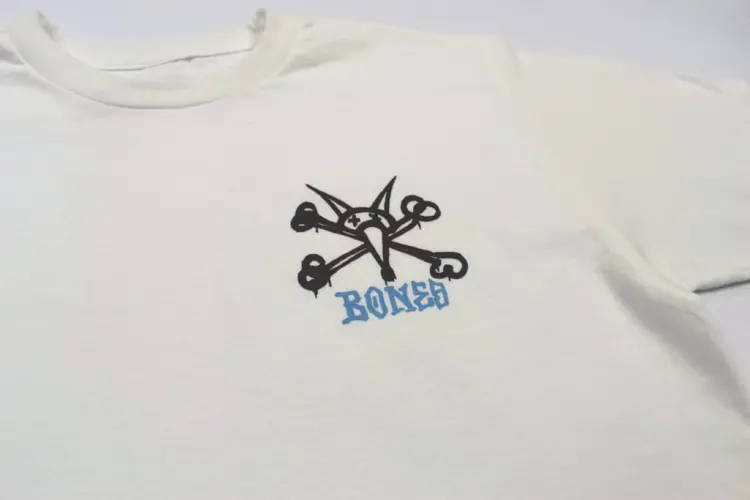 Koszulka T-shirt RAT BONES biała front zbliżenie.JPG