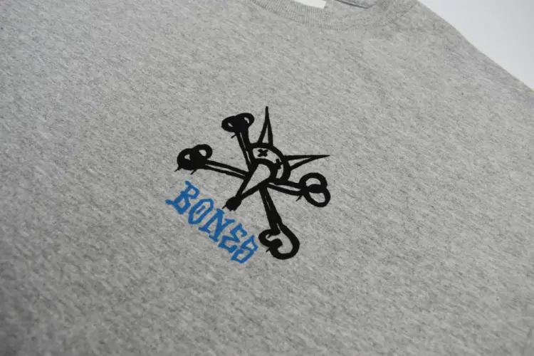 Koszulka T-shirt RAT BONES szara front zbliżenie.JPG