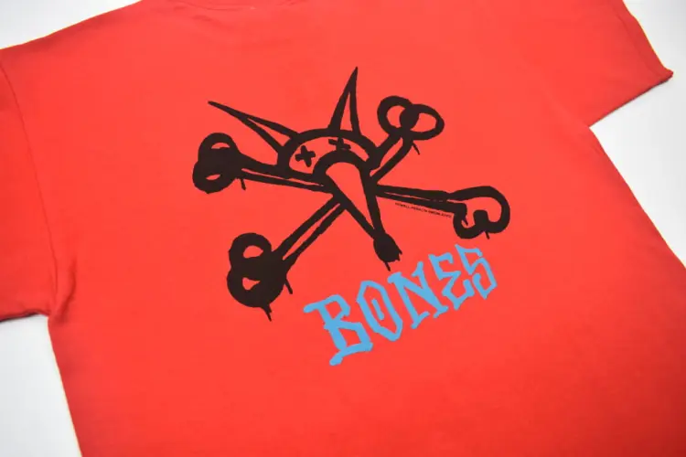 Koszulka T-shirt RAT BONES czerwona tył zbliżenie.JPG