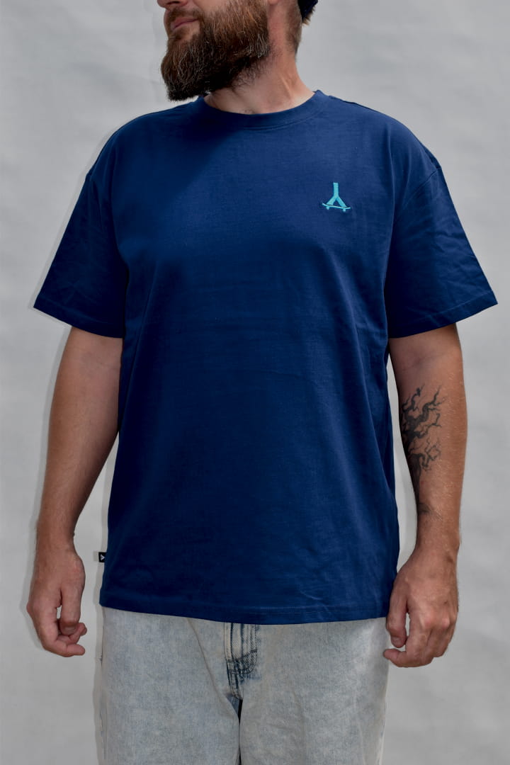 Koszulka-T-shirt-oversize-przypau-c.i.e.w.k.a-granatowa.JPG
