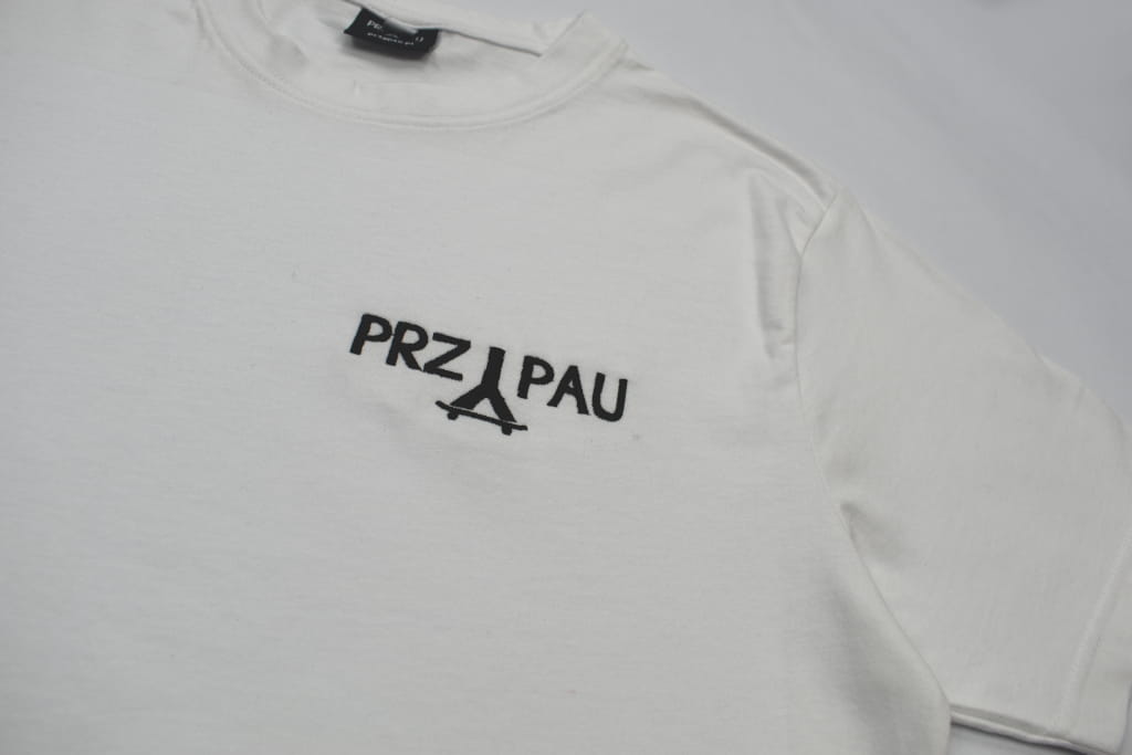 Koszulka t-shirt przypau logo biała.JPG